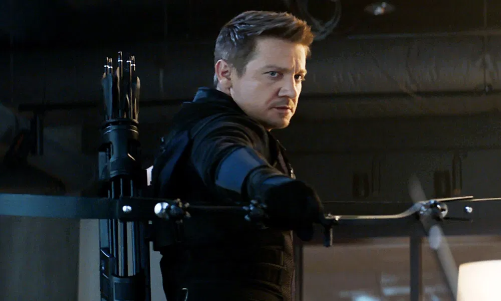 Gavio Arqueiro – Jeremy Renner celebra incio das produes