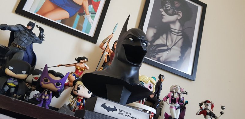 Review: Busto Arkham Asylum Batman Cowl 1:2 da DC Collectibles