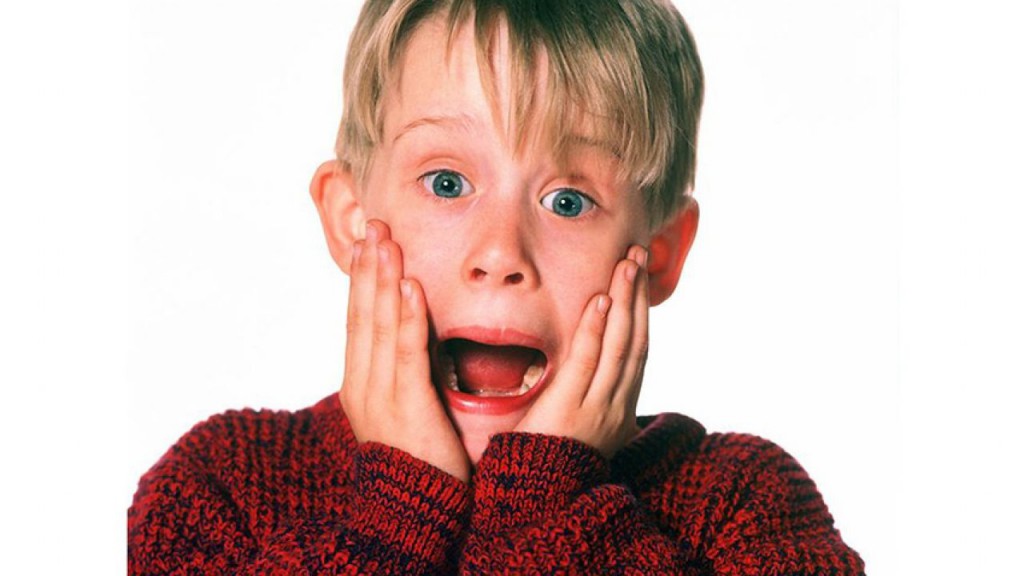 MACAULAY CULKIN aparece com mscara de Esqueceram de Mim