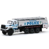 CAMINHÃO GREENLIGHT SD TRUCKS -  INTERNATIONAL WORKSTAR TANKER TRUCK NYPD AVIATION UNIT 2018 - ESCALA 1/64 (45090-A)