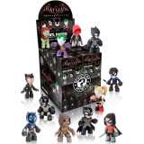 BONECO FUNKO MYSTERY MINIS - BATMAN