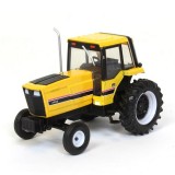 TRATOR GREENLIGHT TRACTOR 1983 - ESCALA 1/64 