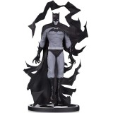 ESTTUA DC COLLECTIBLES BATMAN BLACK AND WHITE - BATMAN BY BECKY CLOONAN 35041 