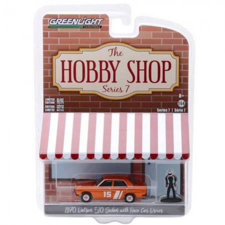 Carro Greenlight The Hobby Shop - Datsun 510 Sedan With Race Driver 1970 - Escala 1/64 (97070-d)