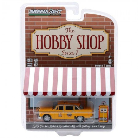 Carro Greenlight The Hobby Shop - Checker Motors Marathon A11 Taxi With Gas Pump 1978 - Escala 1/64 (97070-e)