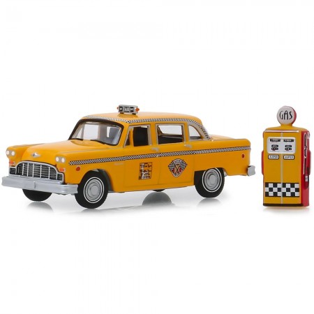 Carro Greenlight The Hobby Shop - Checker Motors Marathon A11 Taxi With Gas Pump 1978 - Escala 1/64 (97070-e)