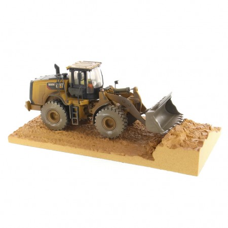 Trator Diecast Masters - Cat 966m Weathered Wheel Loader - Escala 1/50 (85703)