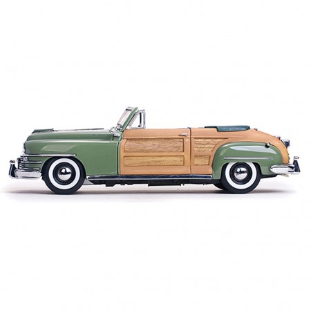 Carro Sun Star Chrysler Town & Country H 1948 Escala 1/18 - Azul