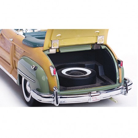 Carro Sun Star Chrysler Town & Country H 1948 Escala 1/18 - Azul