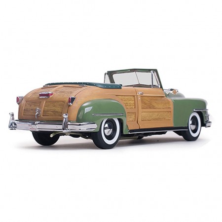 Carro Sun Star Chrysler Town & Country H 1948 Escala 1/18 - Azul