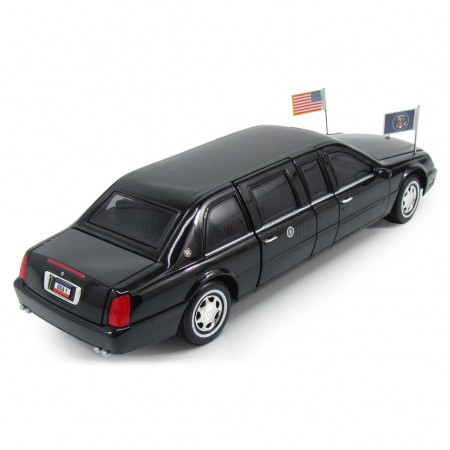 Carro Lucky Cadillac Limousine Deville Presidential 2001 Escala 1/24 - Preto