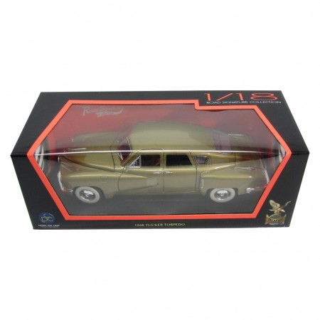 Carro Lucky Tucker Torpedo 1948 Escala 1/18 - Dourado