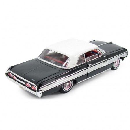Carro Lucky Oldsmobile Starfire 1962 Escala 1/18 - Preto