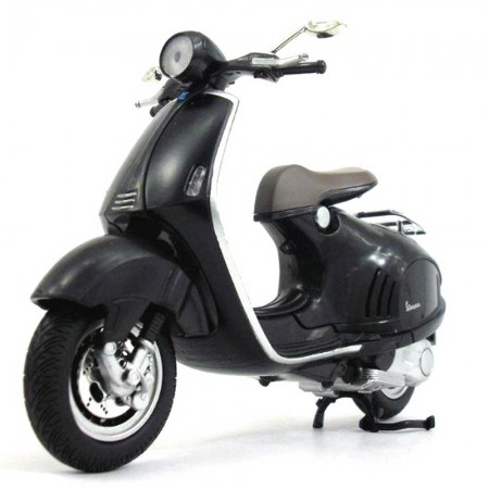 Moto New Ray Vespa 946 Escala 1/12 - Preto