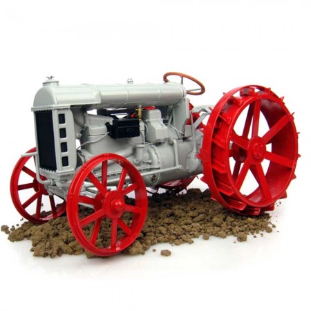 Trator Universal Hobbies Fordson F-1917 Uh2917 Escala 1/16 - Branco e Vermelho