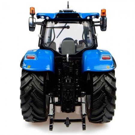Trator Universal Hobbies New Holland T7.225 Roues Doubles Escala 1/32 - Azul