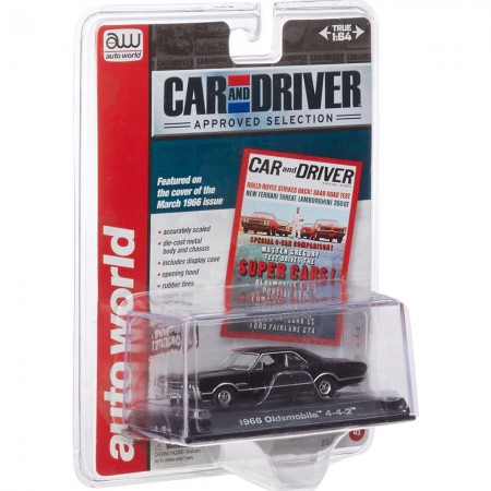 Carro Auto World Car And Driver - Oldsmobile 4-4-2 Aw64003b Black - Ano 1966 - Escala 1/64
