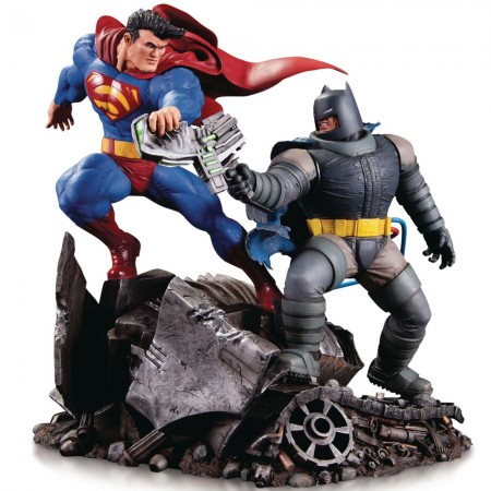 Esttua Dc Collectibles Mini Statue The Dark Knight Returns - Batman Vs. Superman 58147