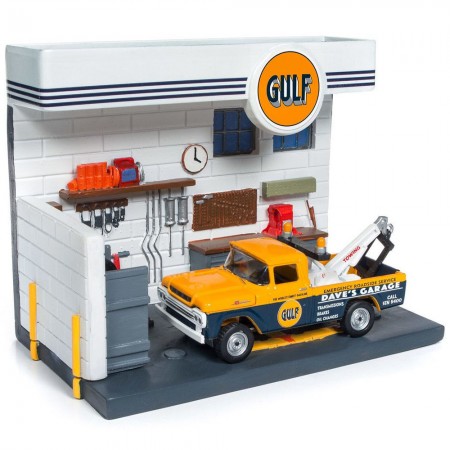 Carro e Cenrio Johnny Lightning Gulf Service Station Diorama - Ford F-250 Tow Truck 1959 - Escala 1/64 (jlsd002)