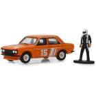 Carro Greenlight The Hobby Shop - Datsun 510 Sedan With Race Driver 1970 - Escala 1/64 (97070-d)