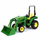 TRATOR TOMY ERTL - JOHN DEERE 2038R WITH LOADER - ESCALA 1/16