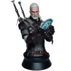 BONECO DARK HORSE - THE WITCHER GERALT PLAYING GWENT BUST 00091