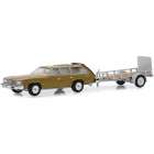 CARRO GREENLIGHT HITCH & TOW - PONTIAC LEMANS SAFARI 1977 and UTILITY  TRAILER - ESCALA 1/64 (32180-A)